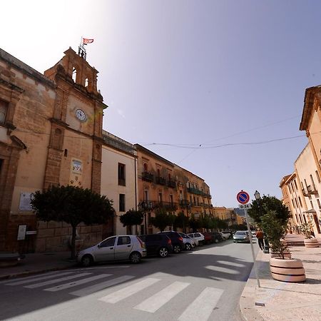 サンブーカ・ディ・シチーリア Il Cortile Del Marchese Beccadelli Bed & Breakfast エクステリア 写真