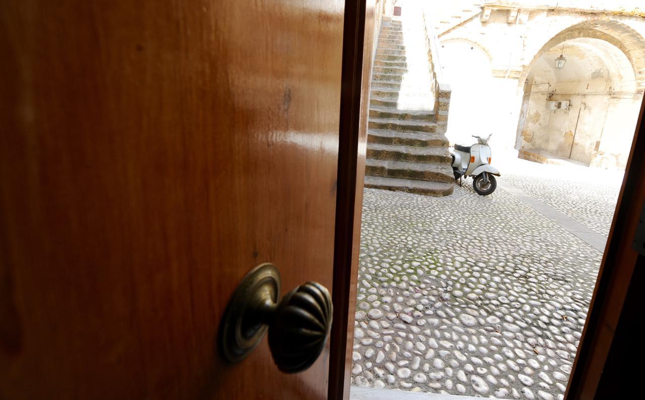 サンブーカ・ディ・シチーリア Il Cortile Del Marchese Beccadelli Bed & Breakfast エクステリア 写真